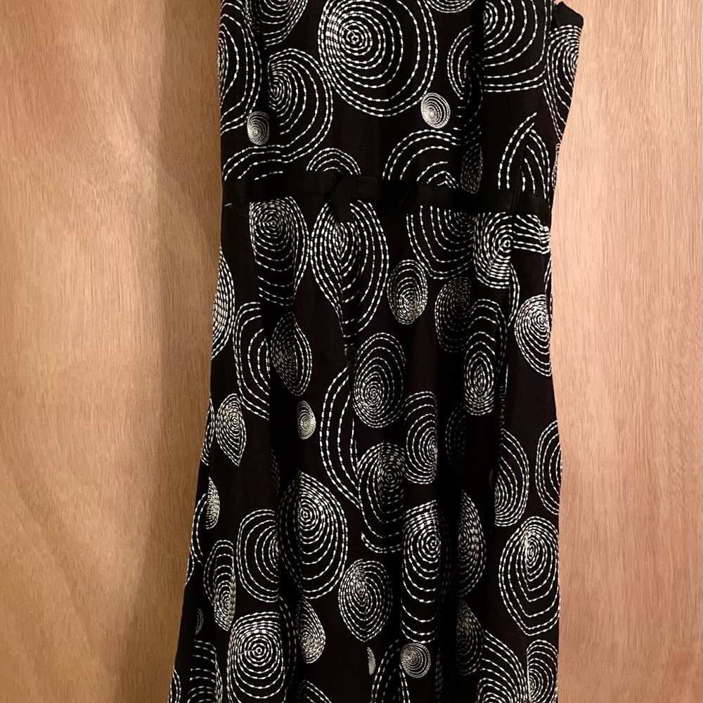 Dress - Picture 2 of 4